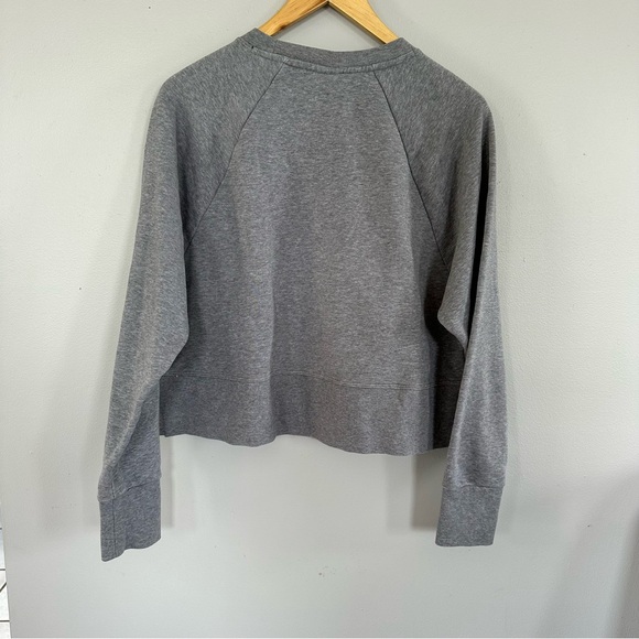 gray crop nike crewneck sweater loose fit size small - Picture 5 of 7